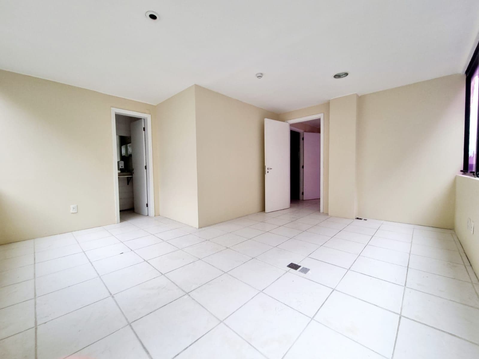Sala Comercial com 3 salas à venda em Centro, Santa Maria/RS — foto 3 de 8