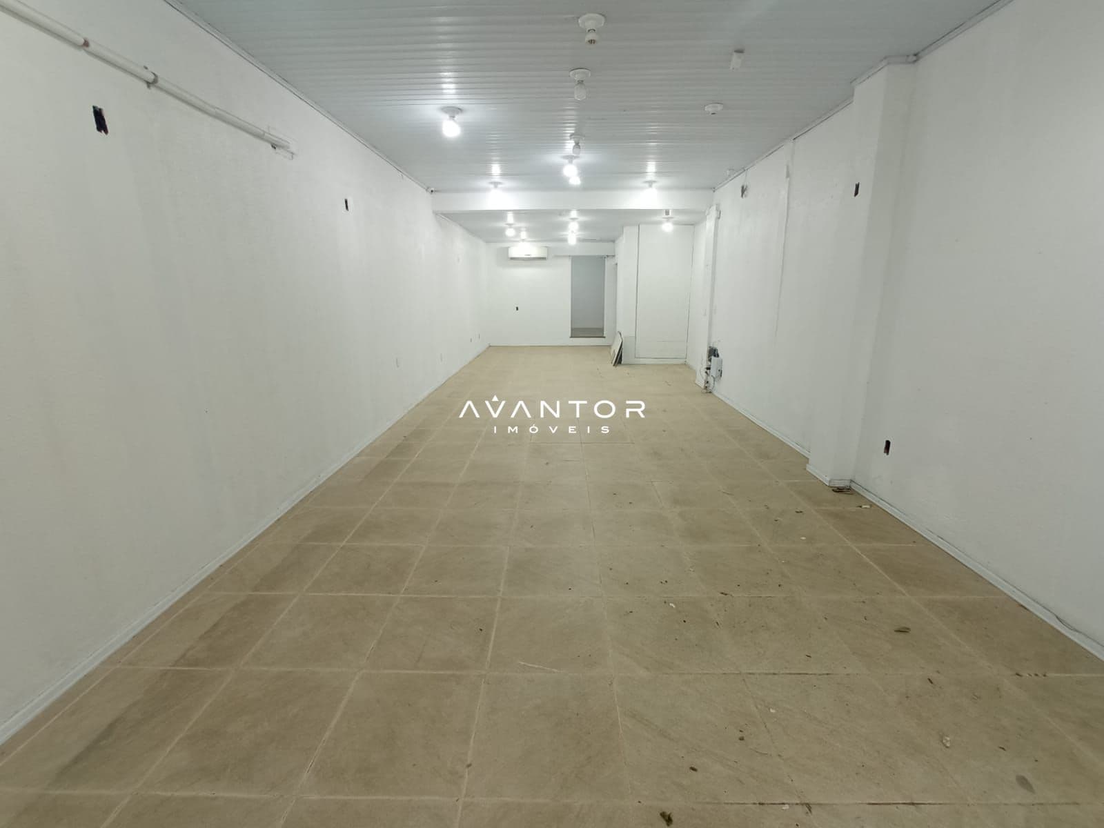 Sala Comercial com 4 salas para alugar em Centro, Santa Maria/RS — foto 2 de 15