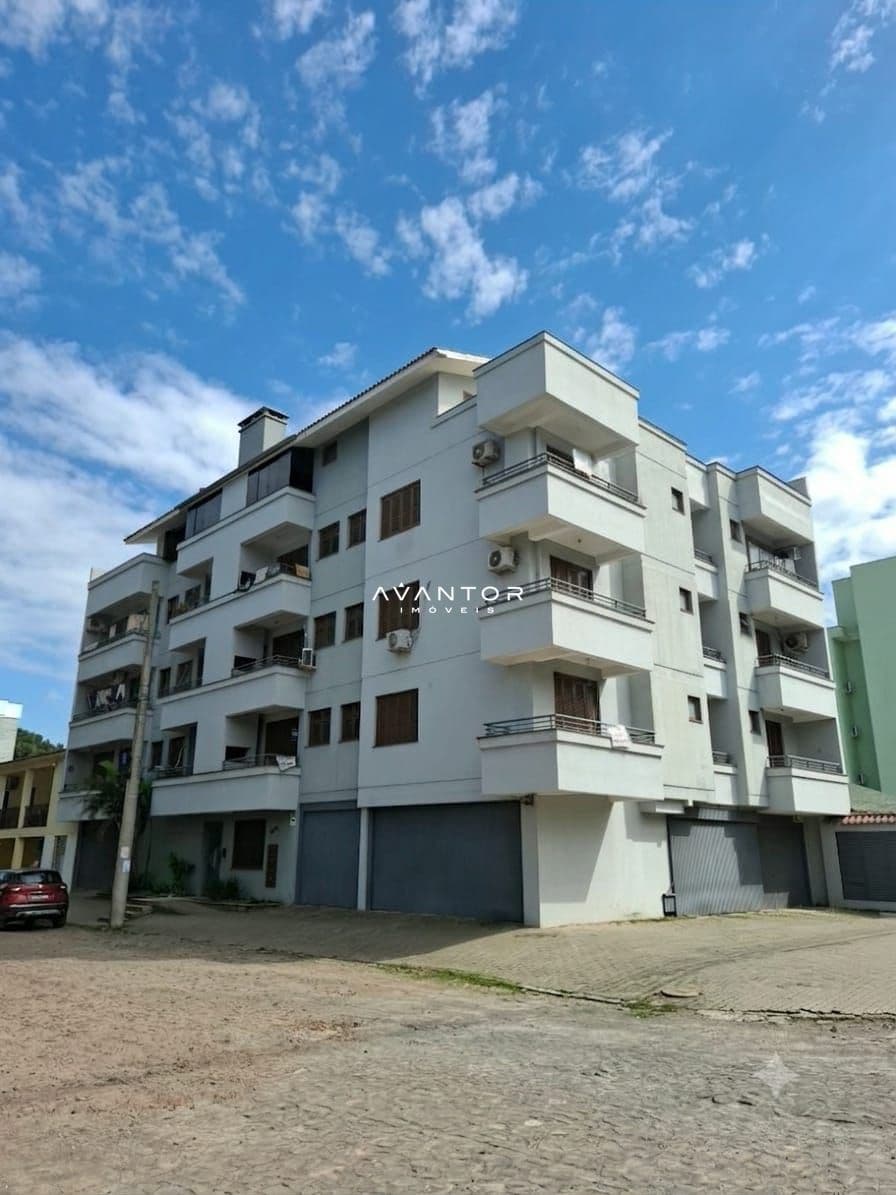 Fachada do prédio com sacadas — Apartamento com 2 quartos à venda em Camobi, Santa Maria/RS