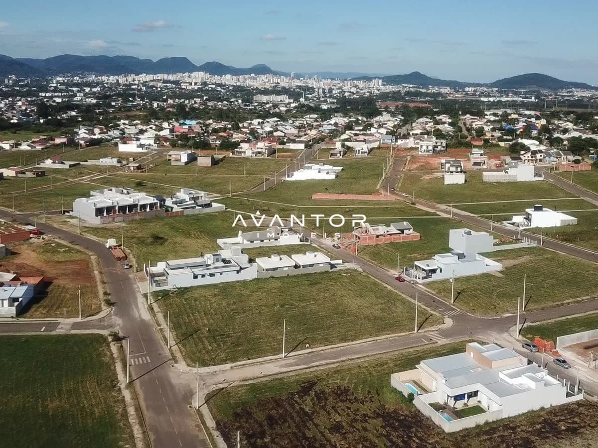 Vista aérea do terreno e loteamento — Terreno à venda no Residencial Alberto Schons, em Pinheiro Machado, Santa Maria/RS