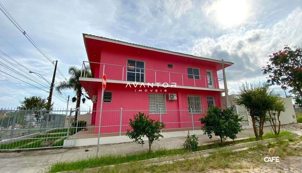 Fachada da casa com dois pavimentos — Apartamento com 2 quartos para alugar em Camobi, Santa Maria/RS