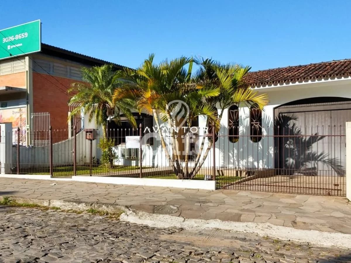 Casa 3 dormitórios + dependência de empregada, Nossa Sra. de Lourdes — Casa com 4 quartos à venda em Nossa Senhora de Lourdes, Santa Maria/RS