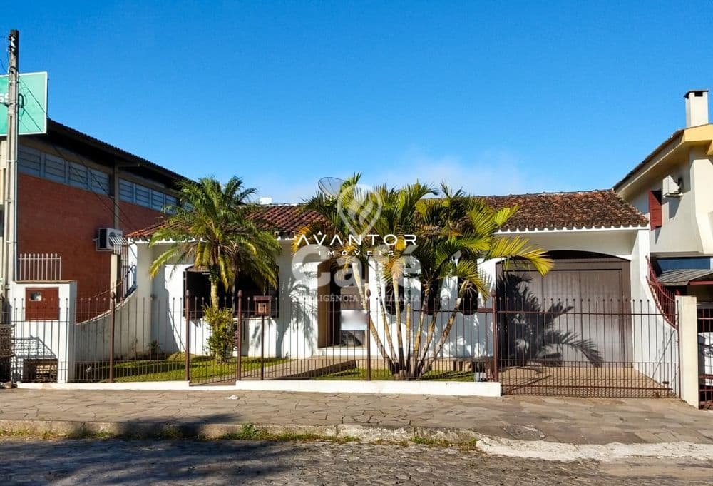 Casa 3 dormitórios + dependência de empregada, Nossa Sra. de Lourdes — Casa com 4 quartos à venda em Nossa Senhora de Lourdes, Santa Maria/RS