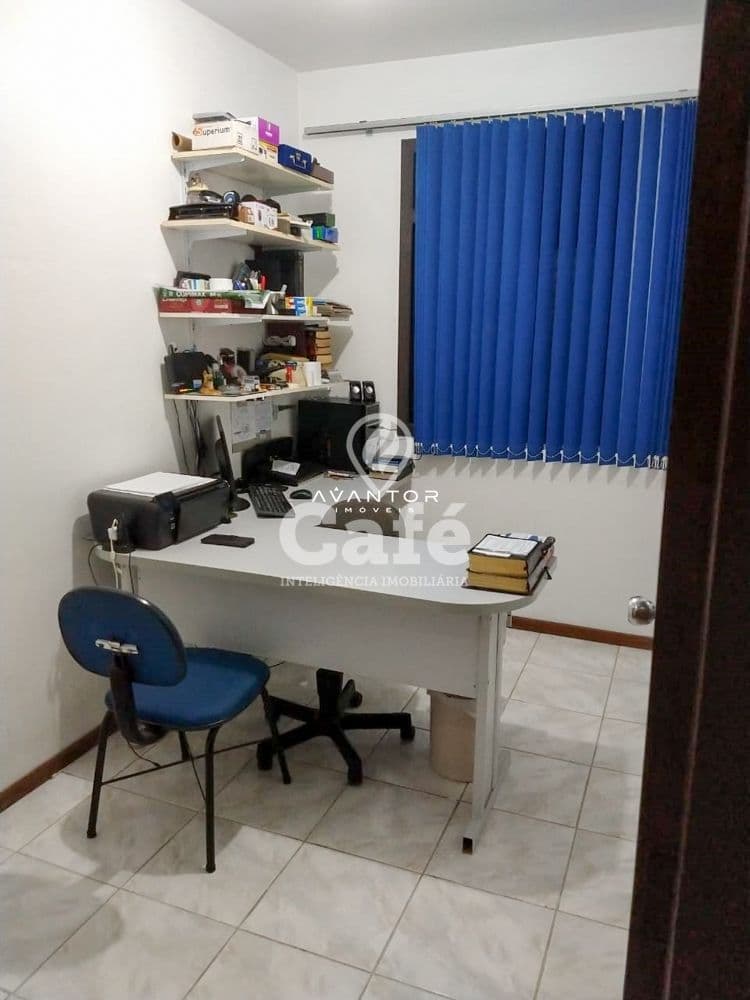 Casa 3 dormitórios + dependência de empregada, Nossa Sra. de Lourdes — Casa com 4 quartos à venda em Nossa Senhora de Lourdes, Santa Maria/RS