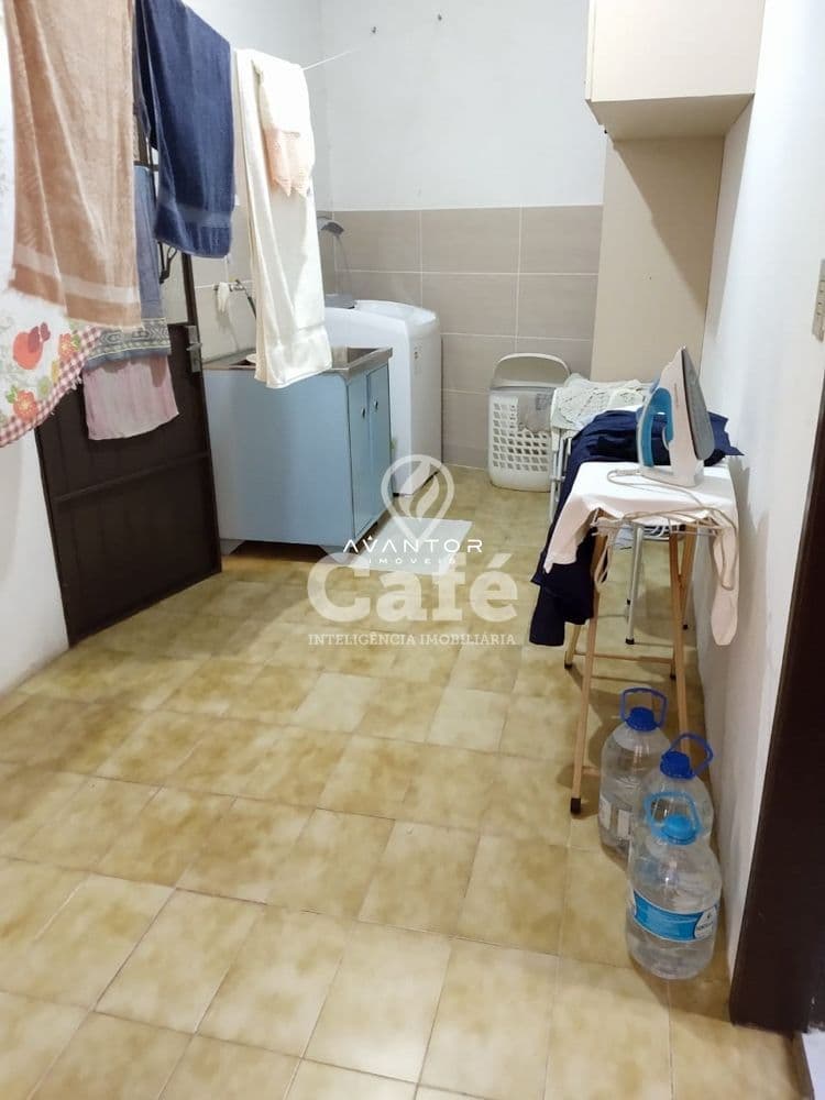 Casa 3 dormitórios + dependência de empregada, Nossa Sra. de Lourdes — Casa com 4 quartos à venda em Nossa Senhora de Lourdes, Santa Maria/RS