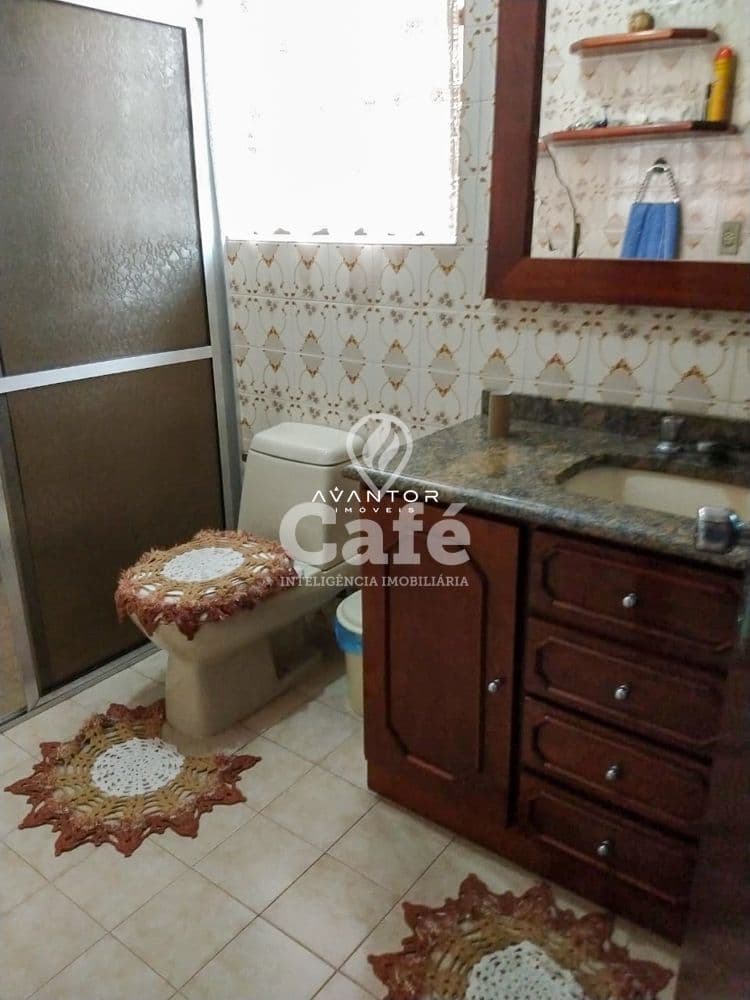 Casa 3 dormitórios + dependência de empregada, Nossa Sra. de Lourdes — Casa com 4 quartos à venda em Nossa Senhora de Lourdes, Santa Maria/RS