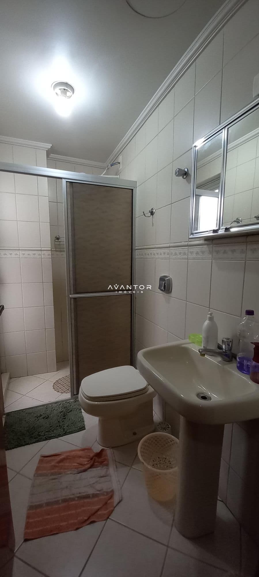 Banheiro social — Apartamento com 3 quartos à venda no Edifício Ilha Bela, em Menino Jesus, Santa Maria/RS