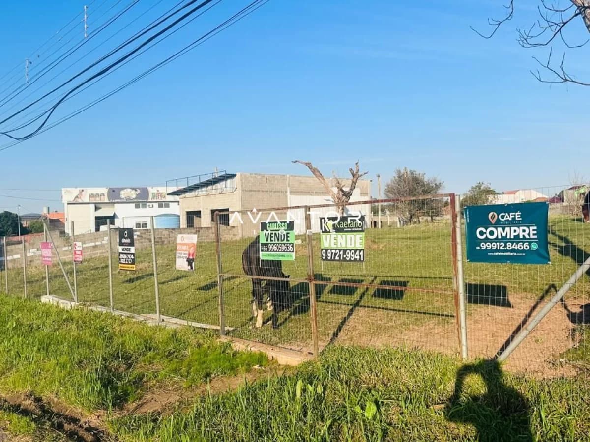 Terreno com construção inacabada — Casa de Condomínio com 3 quartos à venda em Camobi, Santa Maria/RS