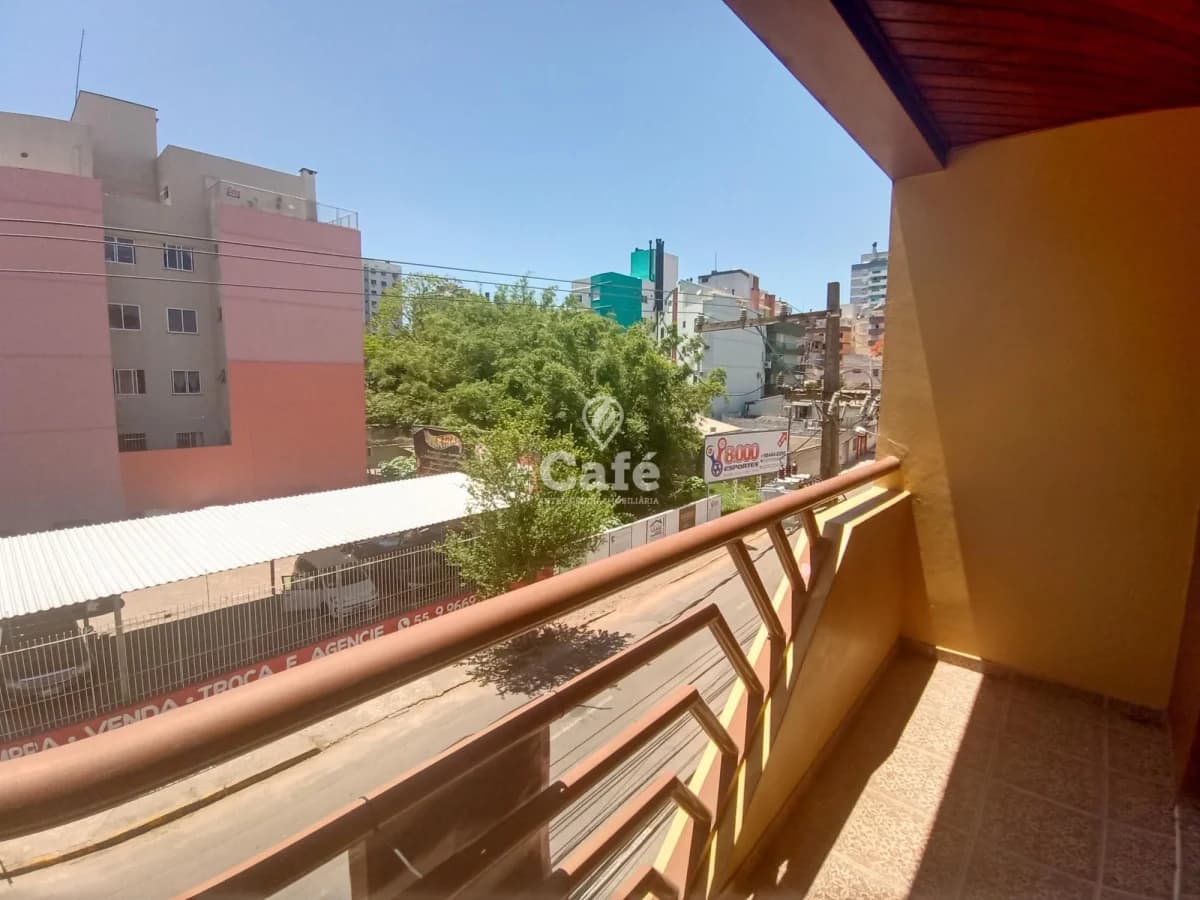 Amplo apartamento de 2 Dormitórios com sacada — Residencial Retore, Centro, Santa Maria/RS
