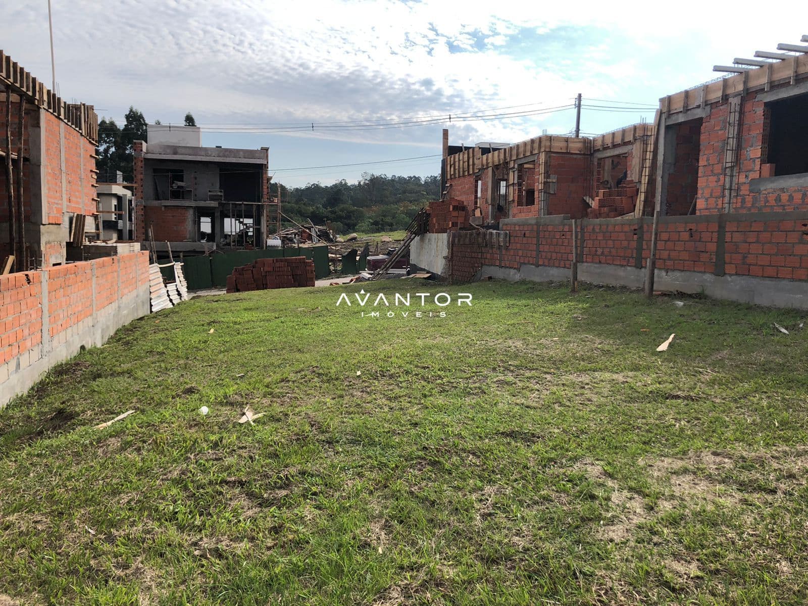 Terreno à venda no Residencial Real Park, em Tomazetti, Santa Maria/RS
