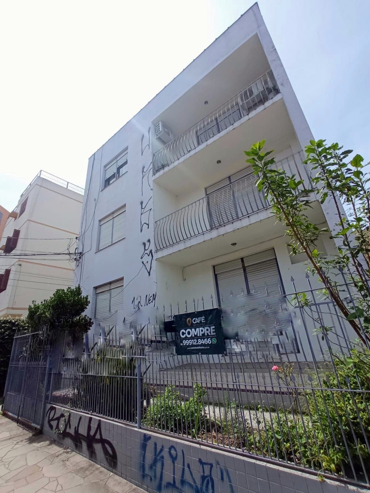 Kitnet No Bairro Medianeira com Banheiro Social, Cozinha e Área de Serviço — Studio com 1 quarto à venda e para alugar em Nossa Senhora Medianeira, Santa Maria/RS