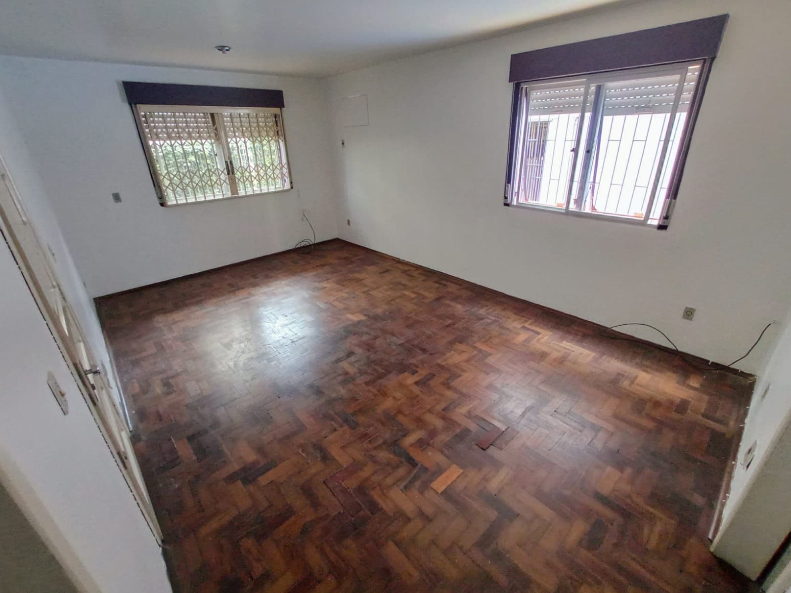 Kitnet No Bairro Medianeira com Banheiro Social, Cozinha e Área de Serviço — Studio com 1 quarto à venda e para alugar em Nossa Senhora Medianeira, Santa Maria/RS