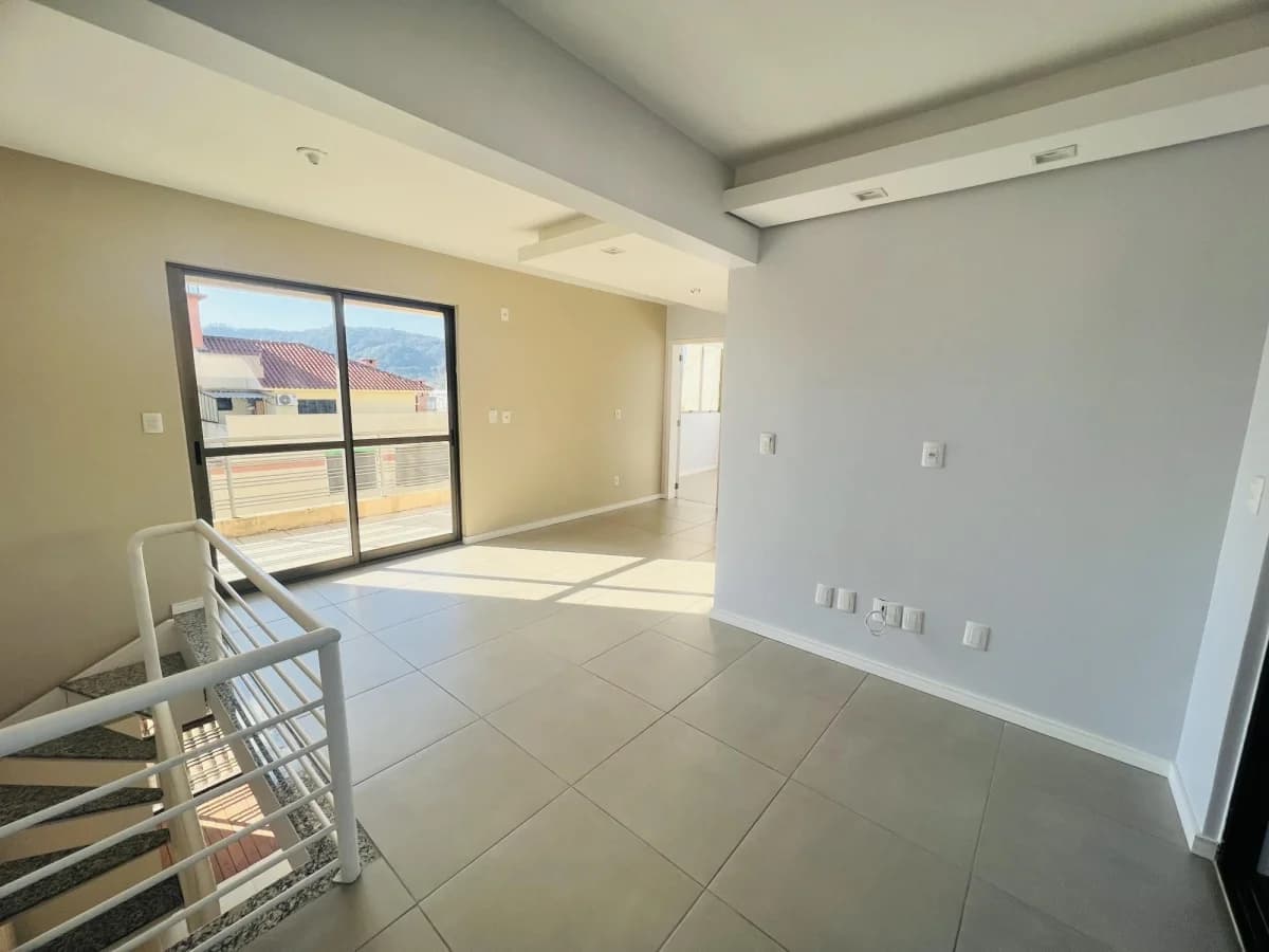 Cobertura Duplex, Central, 02 dormitórios com Garagem — Edifício D'Villar IIl, Centro, Santa Maria/RS