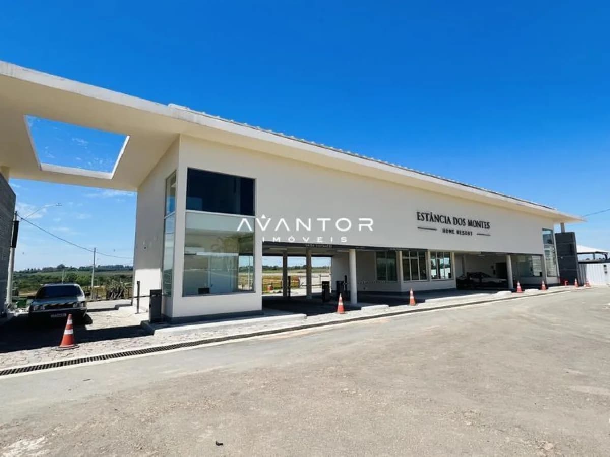 Fachada do imóvel com entrada principal — Terreno à venda no Estância dos Montes, em Tomazetti, Santa Maria/RS