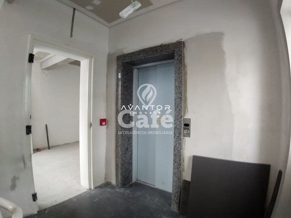 Excelente oportunidade! Sala comercial com 135m² de área privativa — Sala Comercial com 1 sala à venda em Centro, Santa Maria/RS