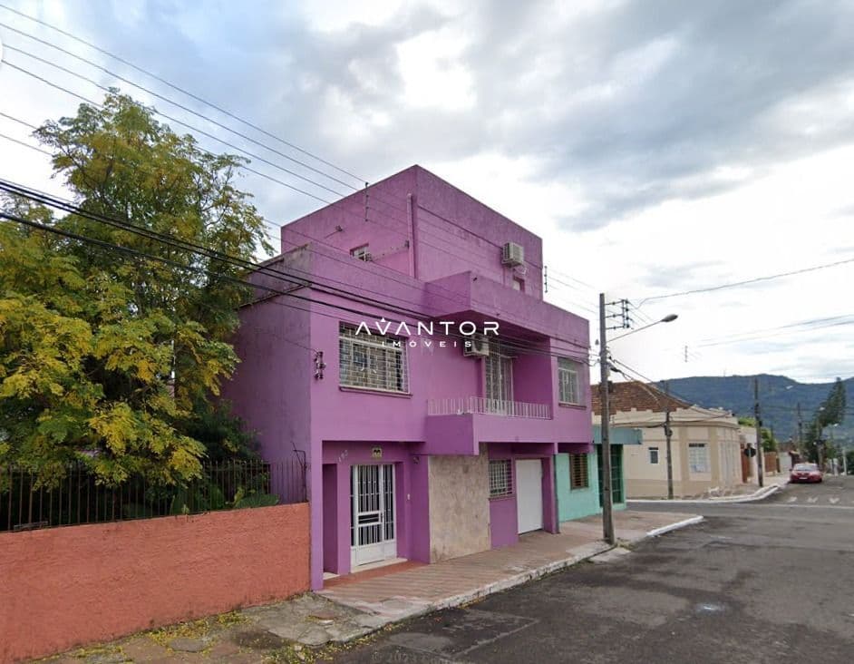Fachada da casa com dois pavimentos — Casa com 5 quartos à venda em Nossa Senhora do Rosário, Santa Maria/RS