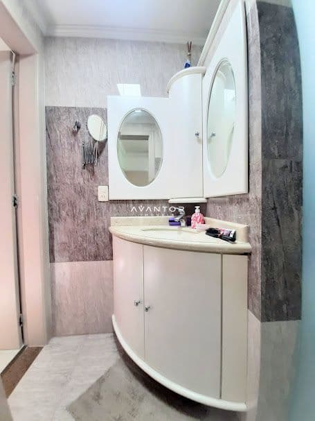 Banheiro — Apartamento com 3 quartos para alugar no Edifício Carrara, em Centro, Balneário Camboriú/SC