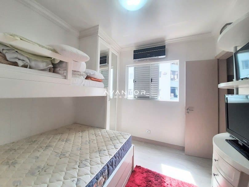 Demi-suíte 3 — Apartamento com 3 quartos para alugar no Edifício Carrara, em Centro, Balneário Camboriú/SC