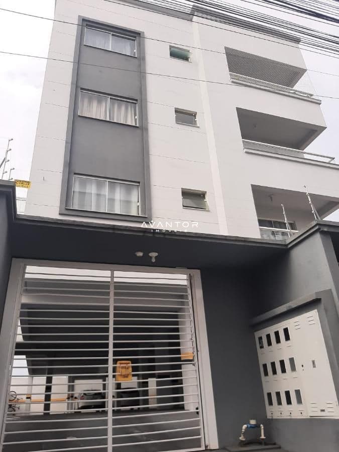 Fachada do prédio com sacadas — Apartamento com 2 quartos à venda no Residencial Kaema XII, em Centro, Camboriú/SC