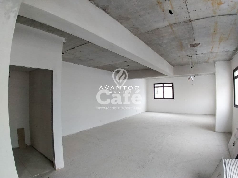 Sala comercial com 105m² de área privativa, 2 banheiros e copa — Sala Comercial com 1 sala à venda em Centro, Santa Maria/RS
