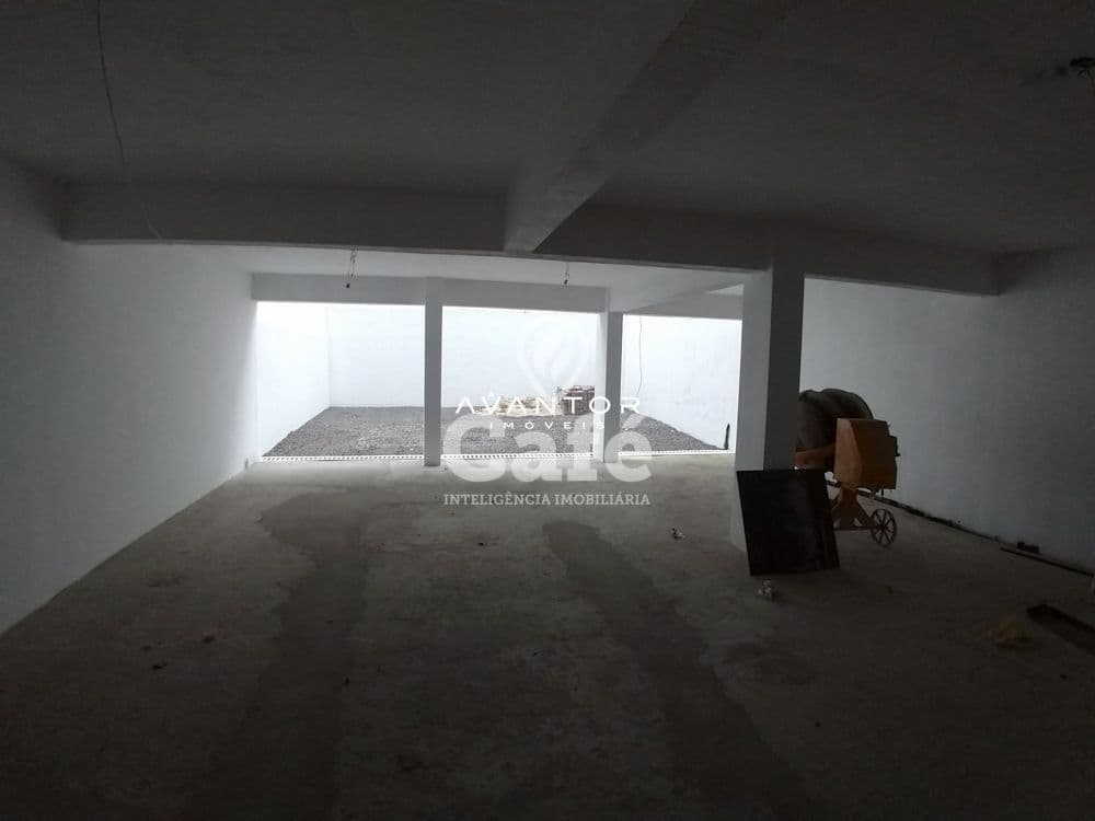 Sala comercial com 105m² de área privativa, 2 banheiros e copa — Sala Comercial com 1 sala à venda em Centro, Santa Maria/RS