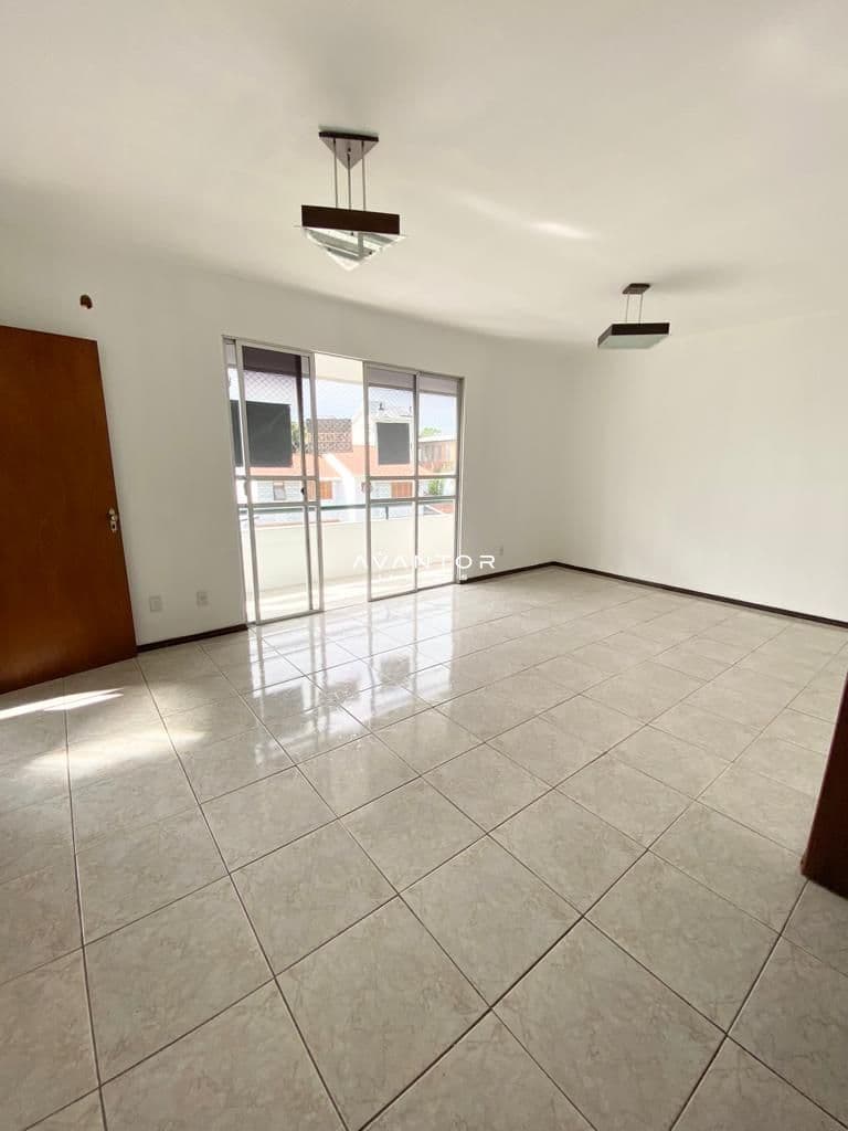 Sala de estar com acesso à varanda — Apartamento com 3 quartos à venda em Nossa Senhora das Dores, Santa Maria/RS