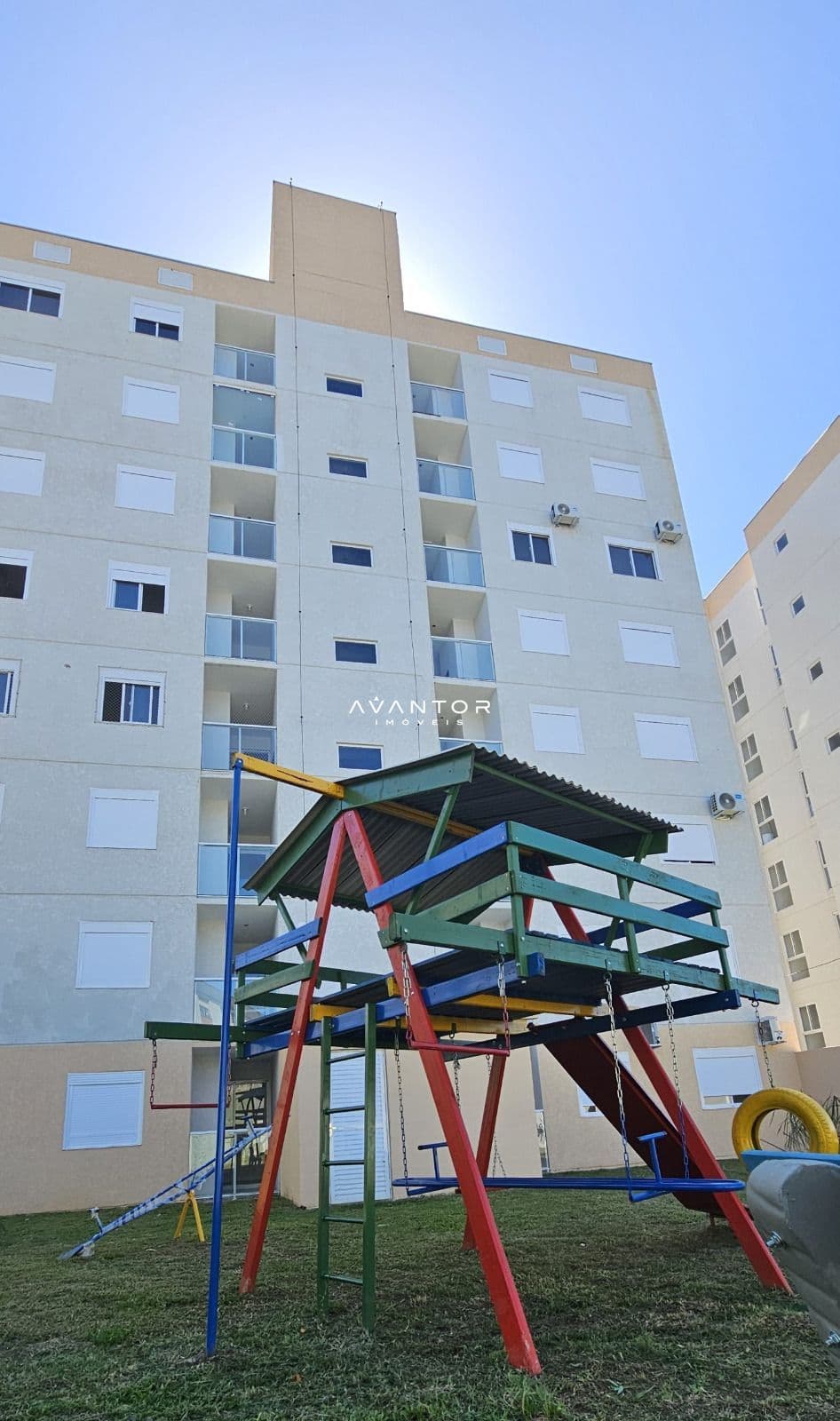 Fachada do prédio com sacadas — Apartamento com 2 quartos à venda no Residencial Morada do leste, em Camobi, Santa Maria/RS