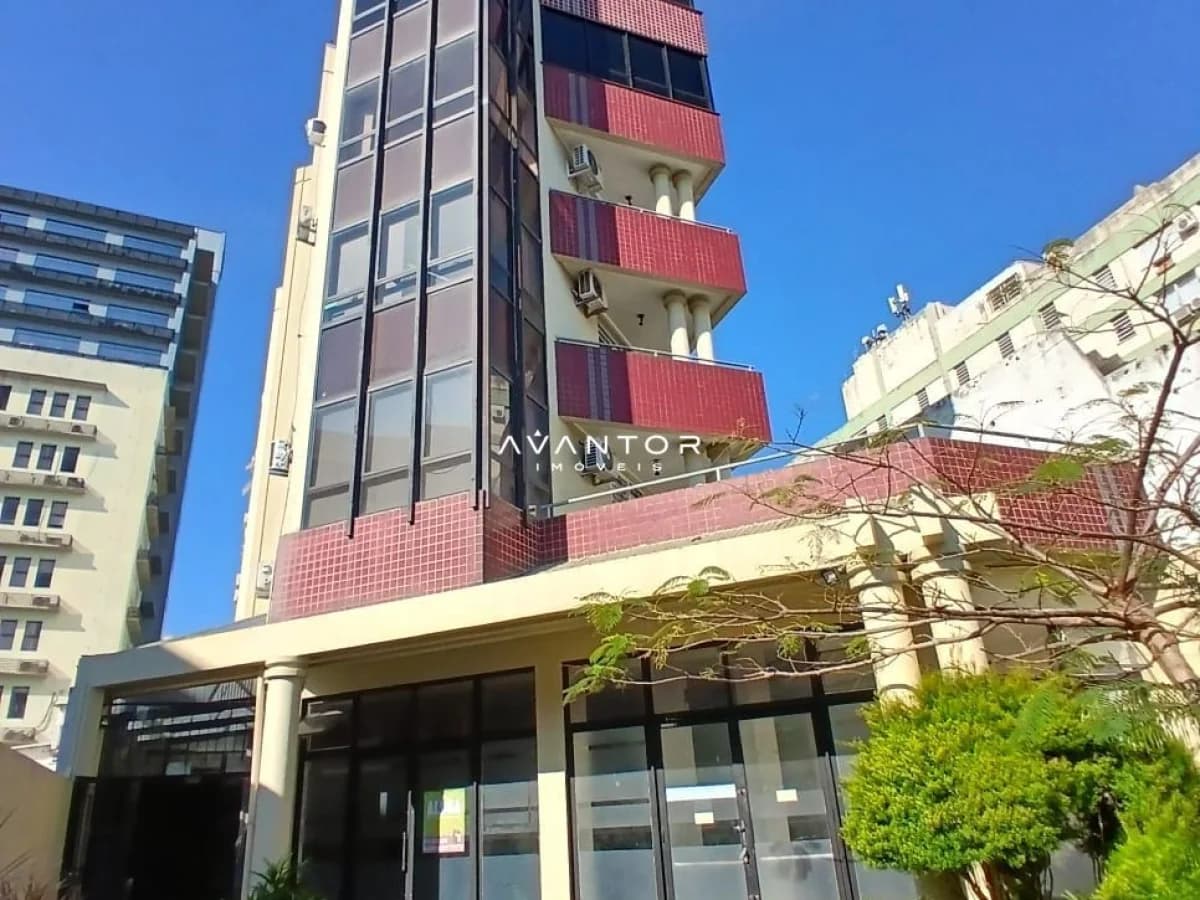 Fachada do prédio com entrada — Sala Comercial com 3 salas à venda em Centro, Santa Maria/RS