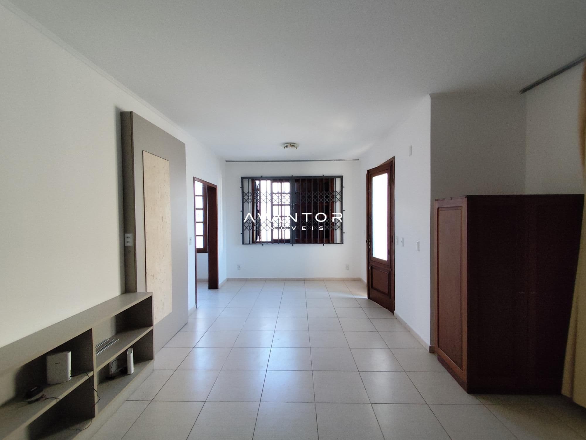Casa com 4 quartos para alugar em Centro, Santa Maria/RS — foto 2 de 36