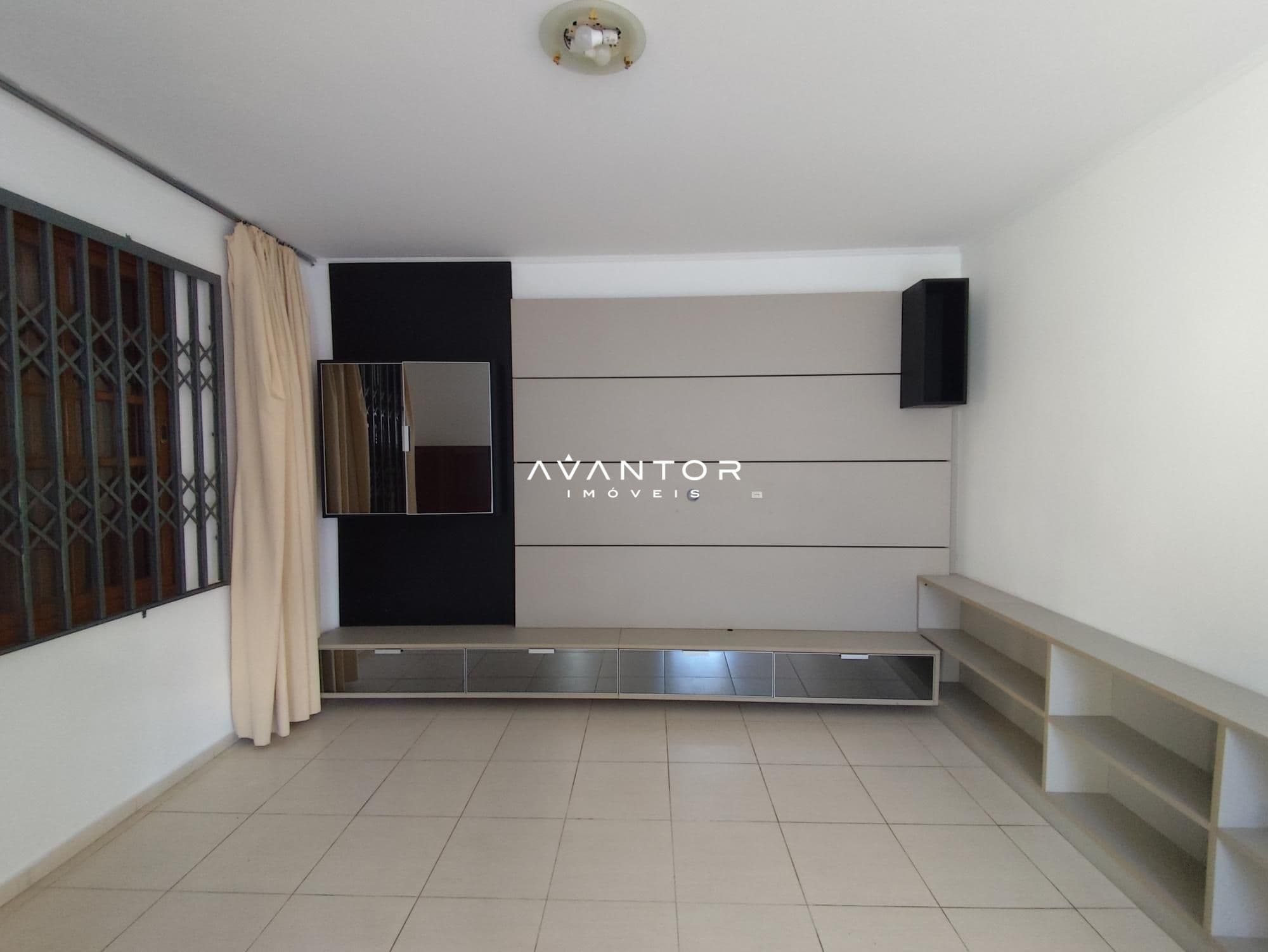 Casa com 4 quartos para alugar em Centro, Santa Maria/RS — foto 3 de 36