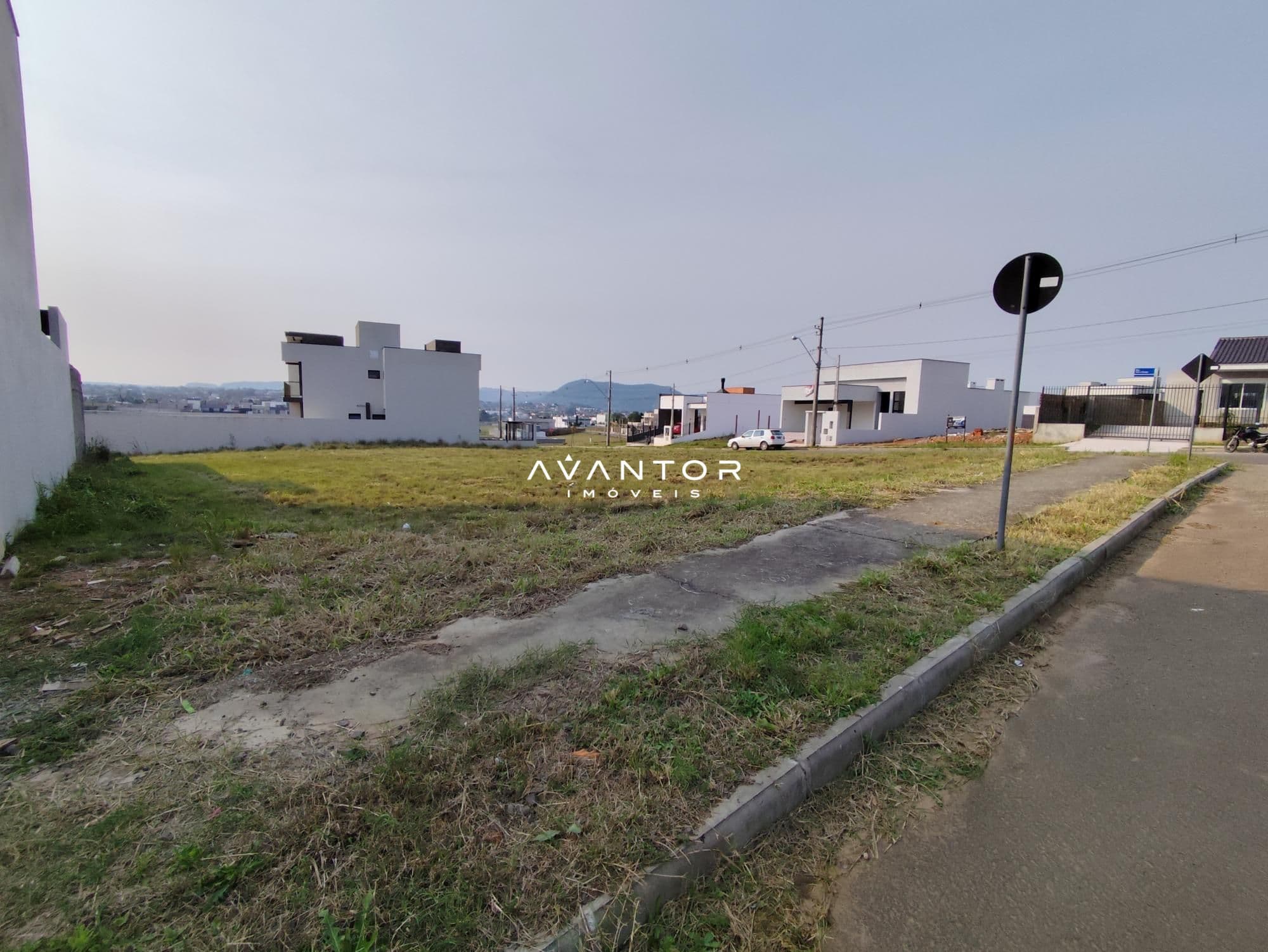 Terreno com vista para região — Terreno à venda no Residencial Alberto Schons, em Pinheiro Machado, Santa Maria/RS