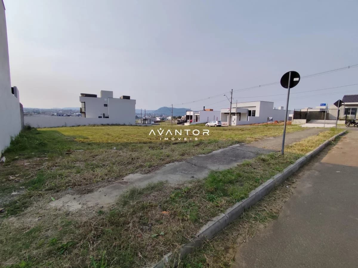 Terreno com vista para região — Terreno à venda no Residencial Alberto Schons, em Pinheiro Machado, Santa Maria/RS