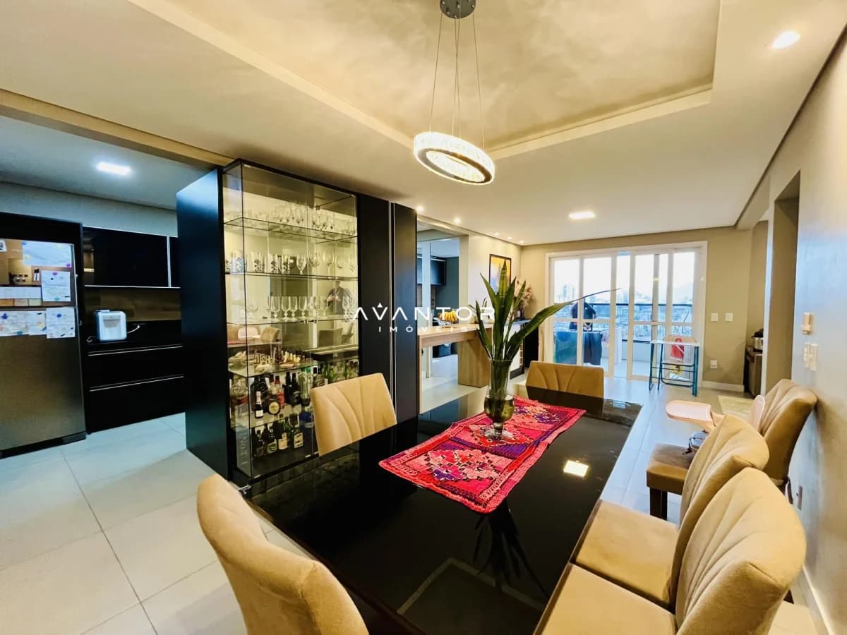 Sala de jantar integrada à cozinha — Apartamento com 2 quartos à venda em Nossa Senhora de Fátima, Santa Maria/RS