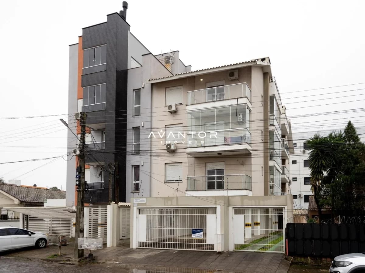 Fachada do prédio com sacadas — Apartamento com 1 quarto à venda no Residencial Dona Lourdes, em Camobi, Santa Maria/RS