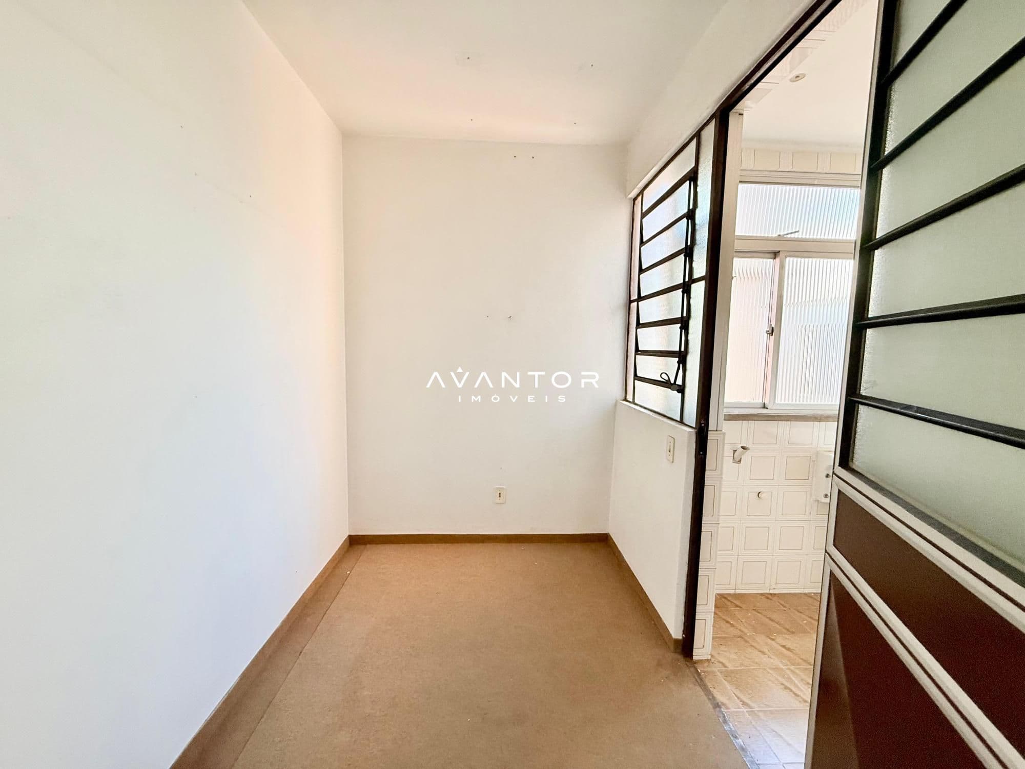 DEPEDENCIA DE EMPREGADA — Apartamento com 3 quartos à venda no Edifício Talismã, em Centro, Santa Maria/RS