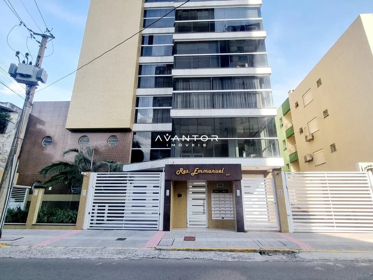 Fachada do prédio com garagem — Apartamento com 3 quartos à venda no Residencial Emmanuel, em Bonfim, Santa Maria/RS