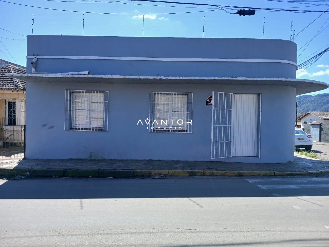 Casa Comercial com 4 salas para alugar em Carolina, Santa Maria/RS