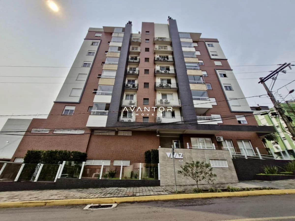 Fachada do prédio com múltiplos pavimentos — Apartamento com 3 quartos à venda em Nossa Senhora das Dores, Santa Maria/RS