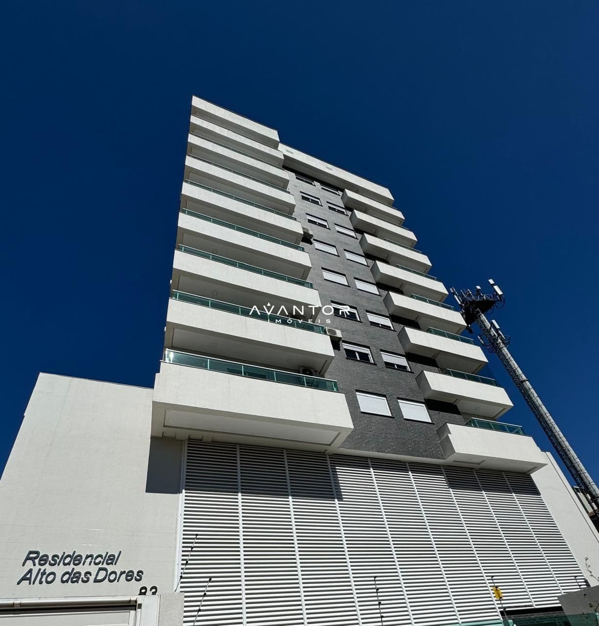 Fachada do prédio com sacadas — Apartamento com 3 quartos à venda em Nossa Senhora das Dores, Santa Maria/RS