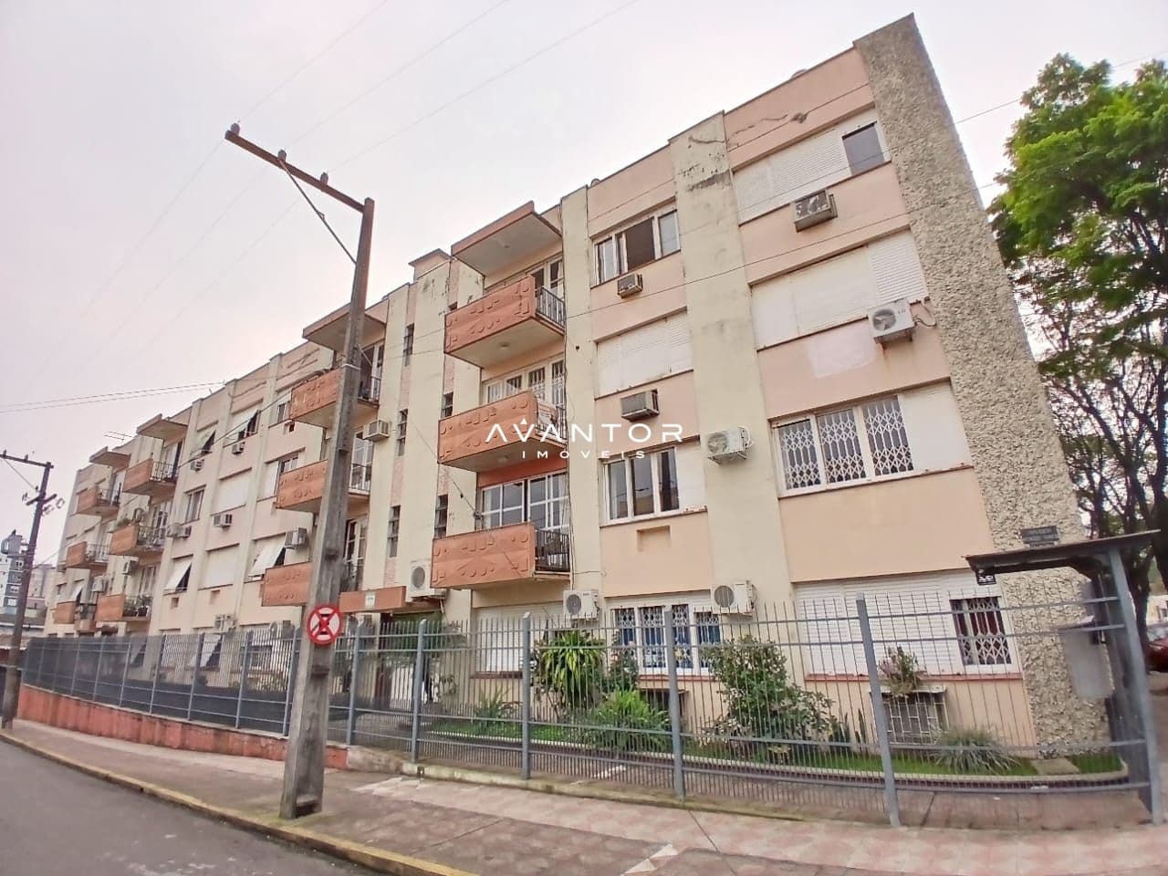 Fachada do edifício residencial — Apartamento com 2 quartos à venda no Edificio Mendes Nunes, em Bonfim, Santa Maria/RS