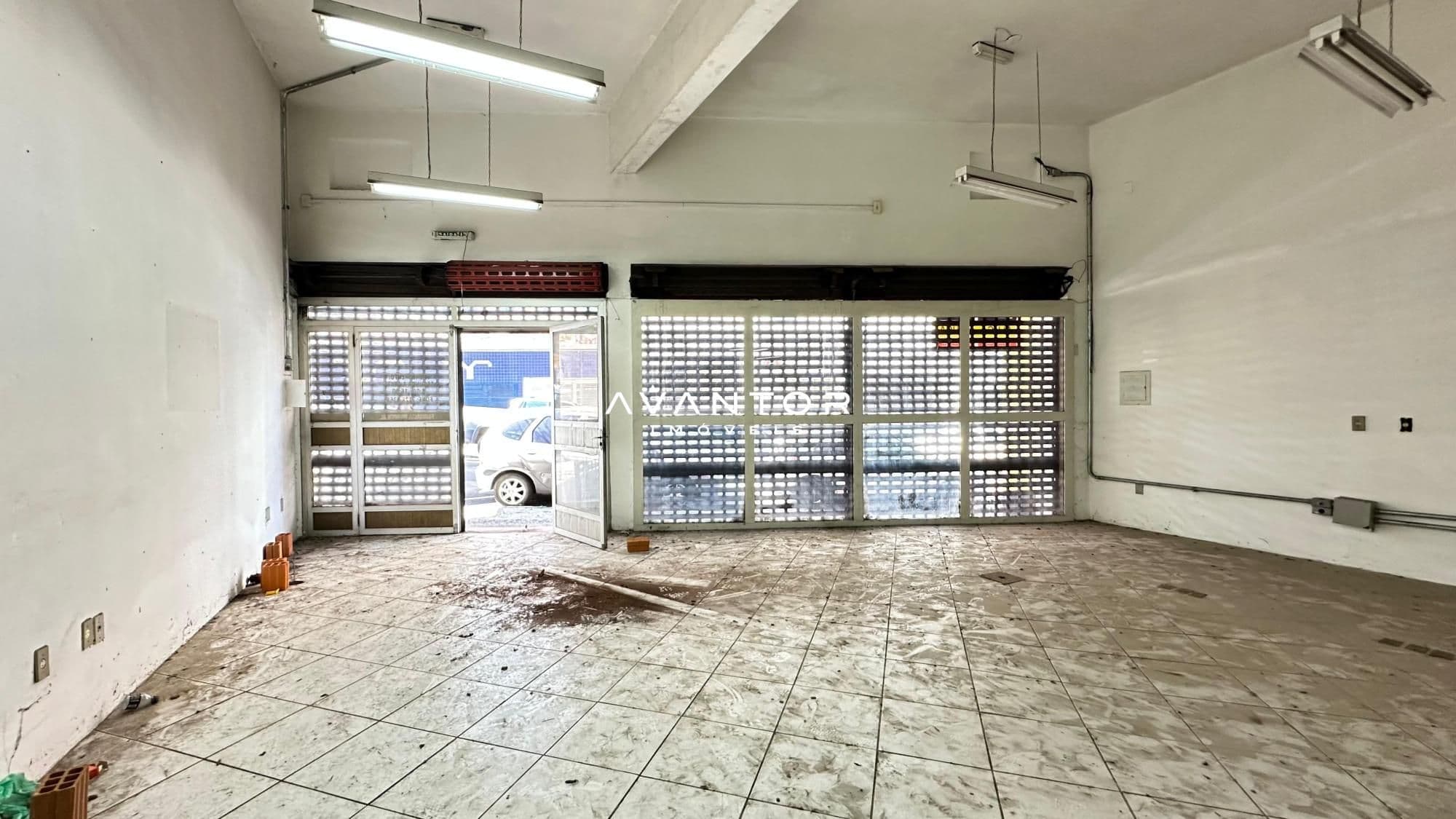 Loja com 1 sala para alugar em Centro, Santa Maria/RS — foto 2 de 5