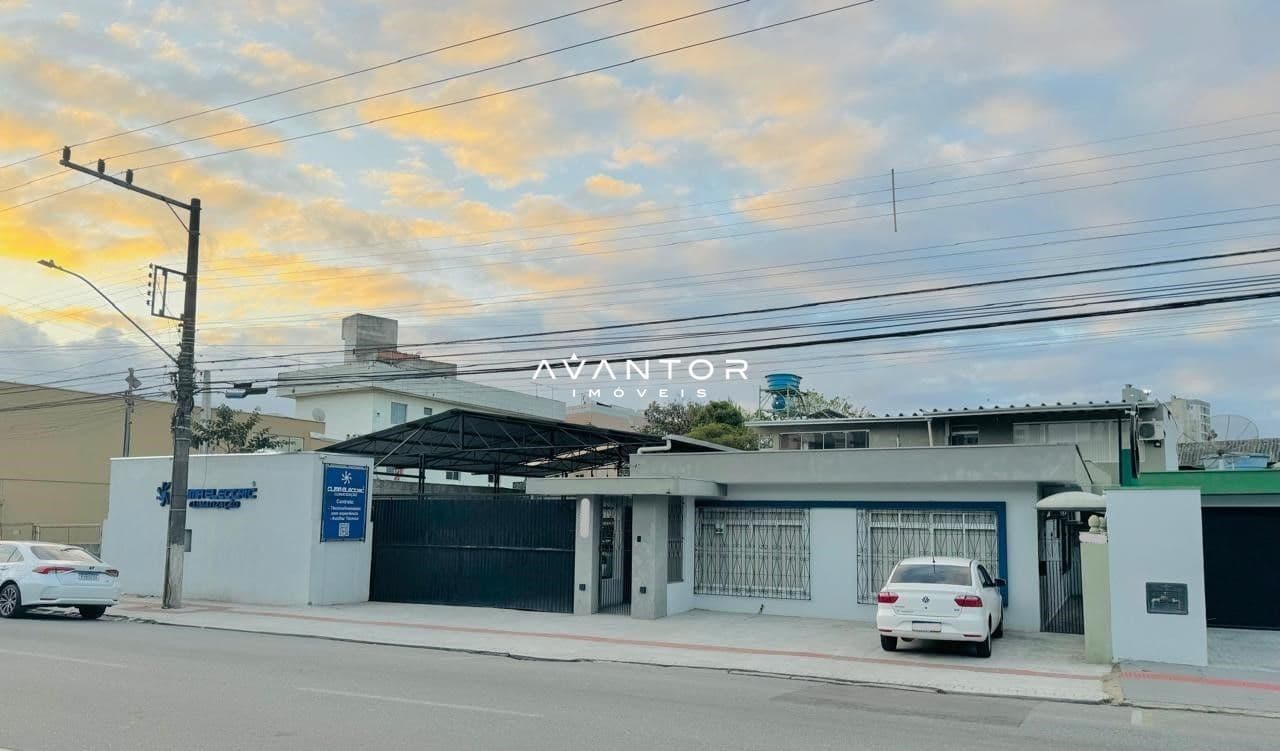 Casa com 6 quartos à venda em São João, Itajaí/SC — foto 2 de 2