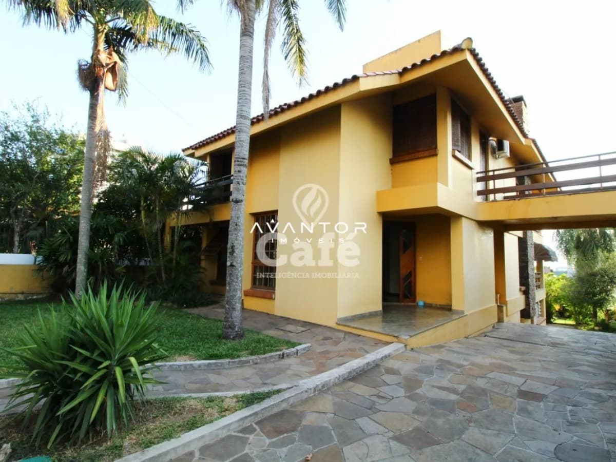 Fachada da casa com área externa — Casa com 5 quartos à venda em Nossa Senhora de Lourdes, Santa Maria/RS