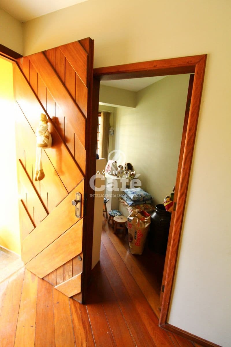 Casa com 5 quartos à venda em Nossa Senhora de Lourdes, Santa Maria/RS — foto 4 de 40