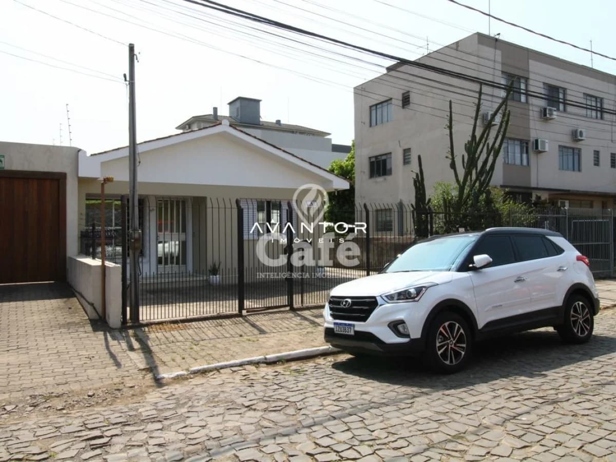 Excelente casa térrea próximo a UFSM ou podendo ser utilizado o terreno para construção — Casa com 3 quartos à venda em Camobi, Santa Maria/RS
