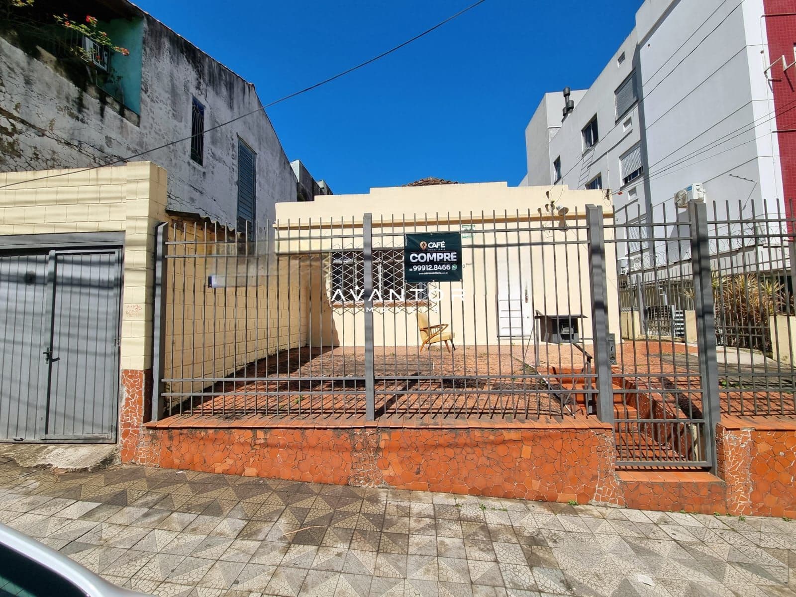 Fachada da casa com garagem — Casa com 3 quartos à venda em Nossa Senhora do Rosário, Santa Maria/RS