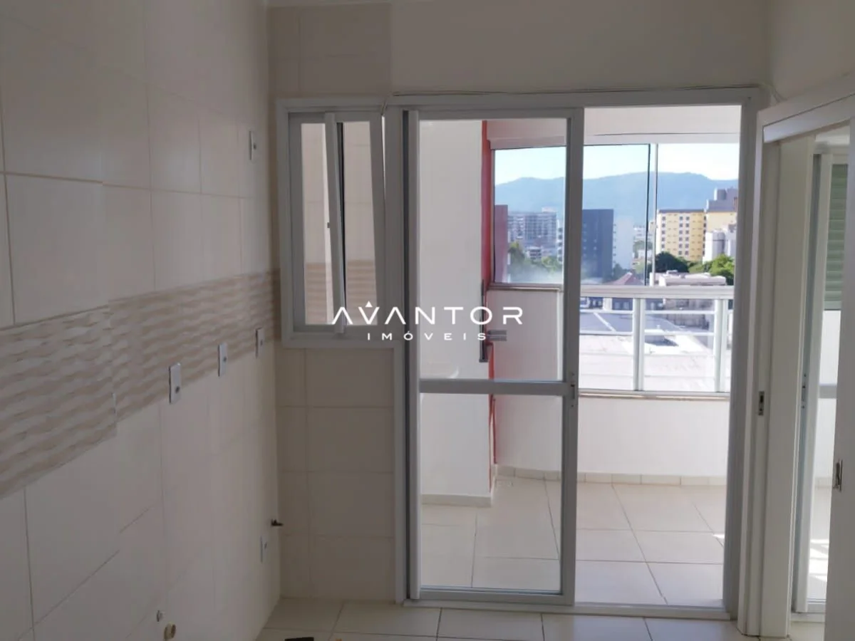 Cozinha com sacada e vista da cidade — Apartamento com 1 quarto à venda no Residencial Ocean, em Centro, Santa Maria/RS