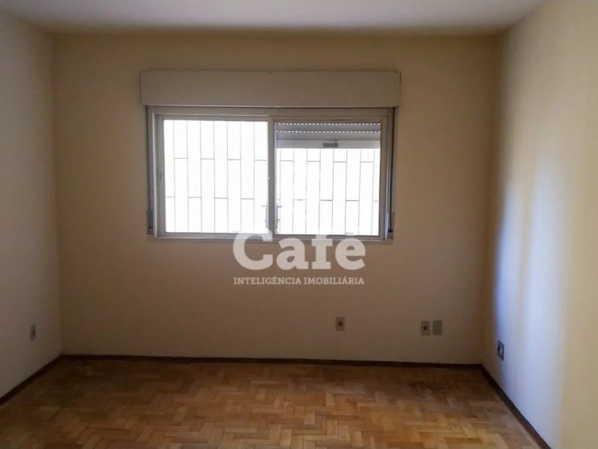 Apartamento térreo, 3 dormitórios+dependência para empregada e garagem — Edifício Baggio, Nossa Senhora de Fátima, Santa Maria/RS