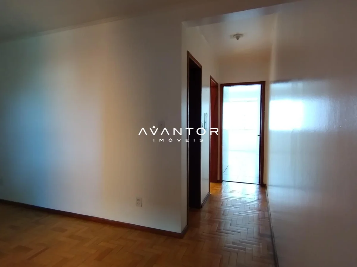 Hall de entrada com acesso aos ambientes — Apartamento com 1 quarto à venda em Nossa Senhora de Fátima, Santa Maria/RS