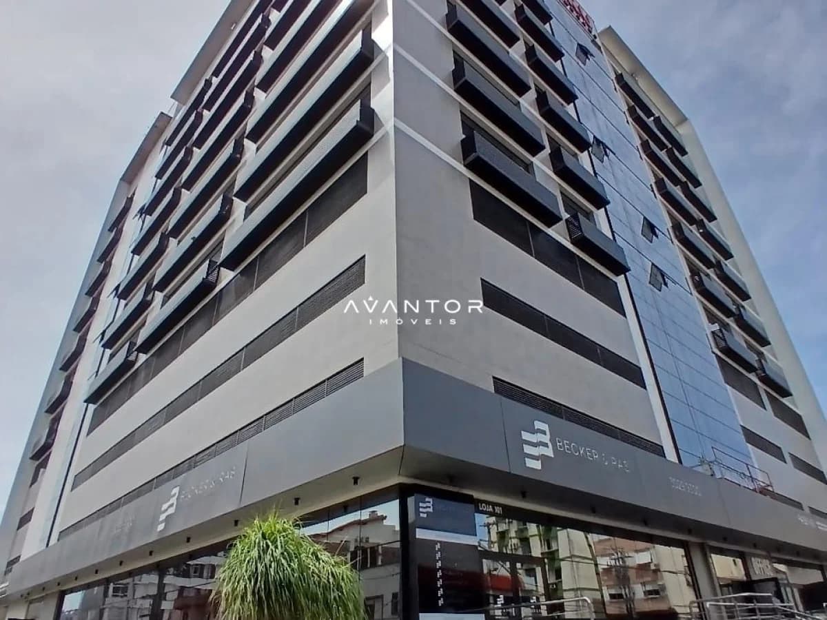 Fachada do prédio com lojas no térreo — Sala Comercial com 1 sala para alugar no Office Tower, em Centro, Santa Maria/RS